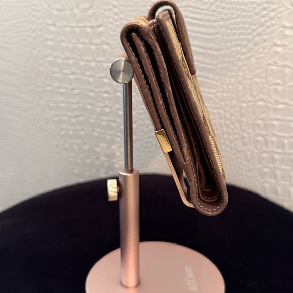 Gucci Tan and Brown Monogram Wallet - Picture 6 of 14
